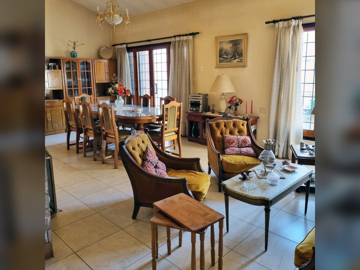 🏠 Casa Señorial Grande en Radio Céntrico