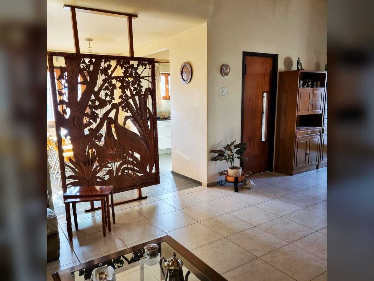 🏠 Casa Señorial Grande en Radio Céntrico